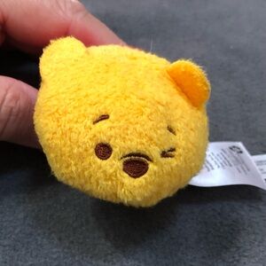 Disney Store Tsum Tsum Mini Winking Eye Winnie the Pooh Plush